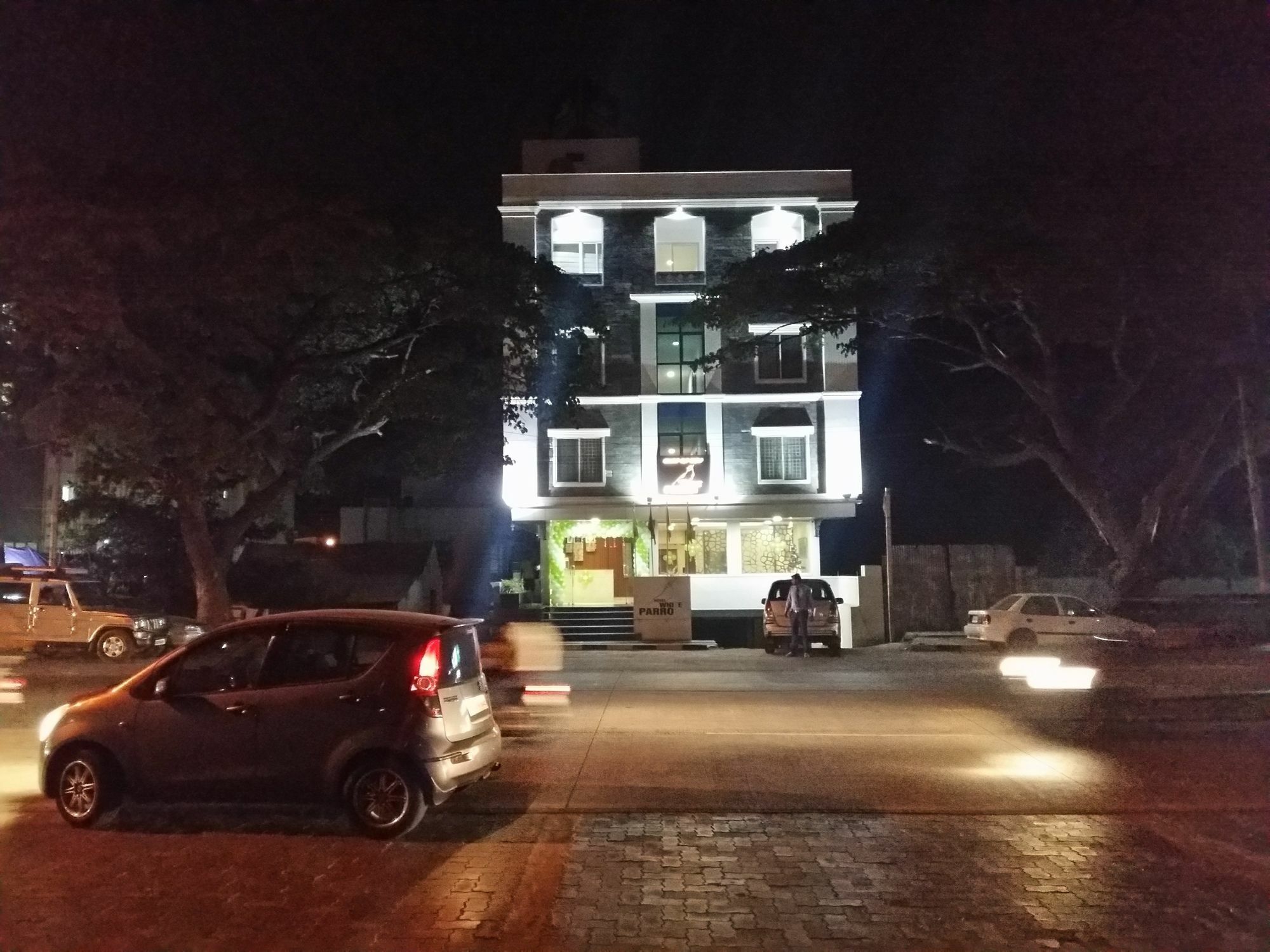 Hotel White Parrot Mysore Luaran gambar